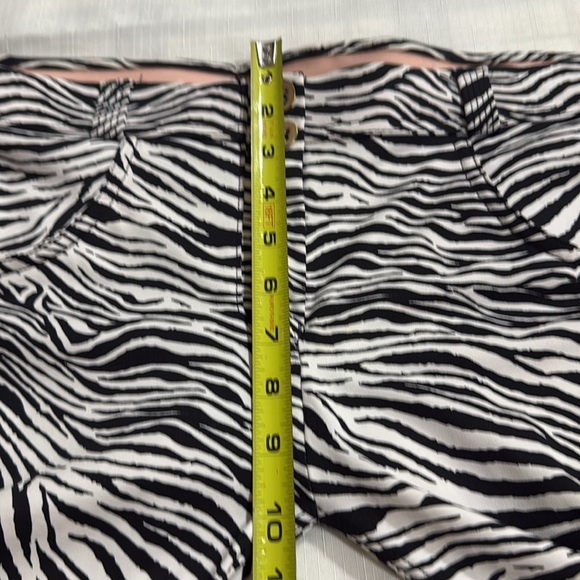 (H1) FREDDY WR.UP®COMFORTABLE SHAPING PANTS with a Sebra print, size 10 - Picture 10 of 13